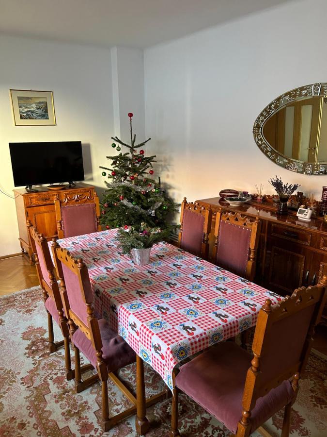 Casa Bunicilor Villa Colonia Sase Martie Exteriör bild