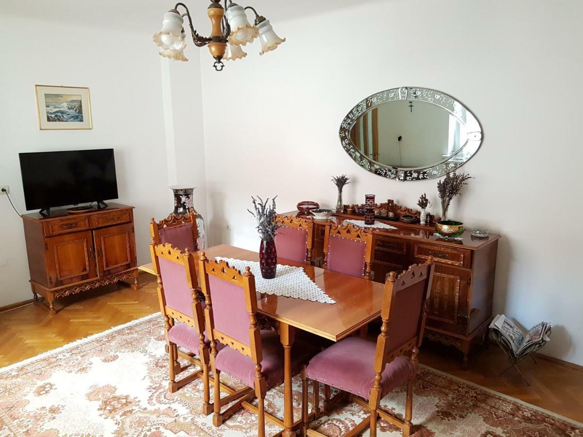 Casa Bunicilor Villa Colonia Sase Martie Exteriör bild