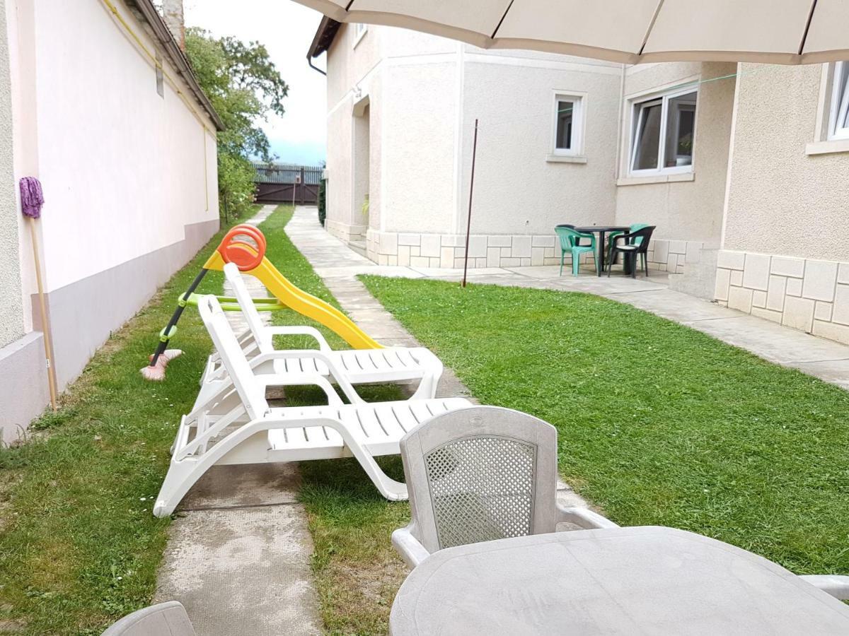Casa Bunicilor Villa Colonia Sase Martie Exteriör bild
