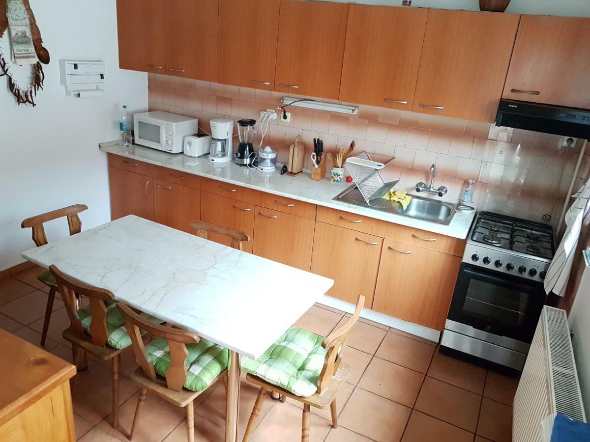Casa Bunicilor Villa Colonia Sase Martie Exteriör bild